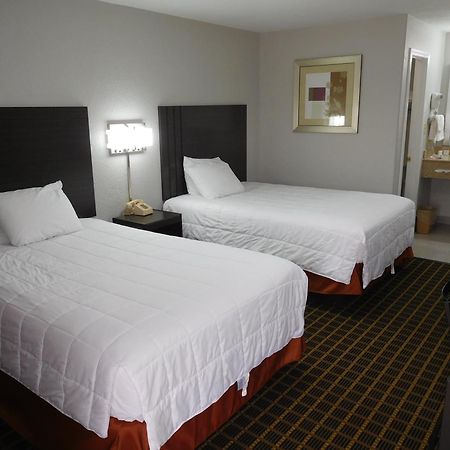 Deluxe Inn Stamford Eksteriør billede