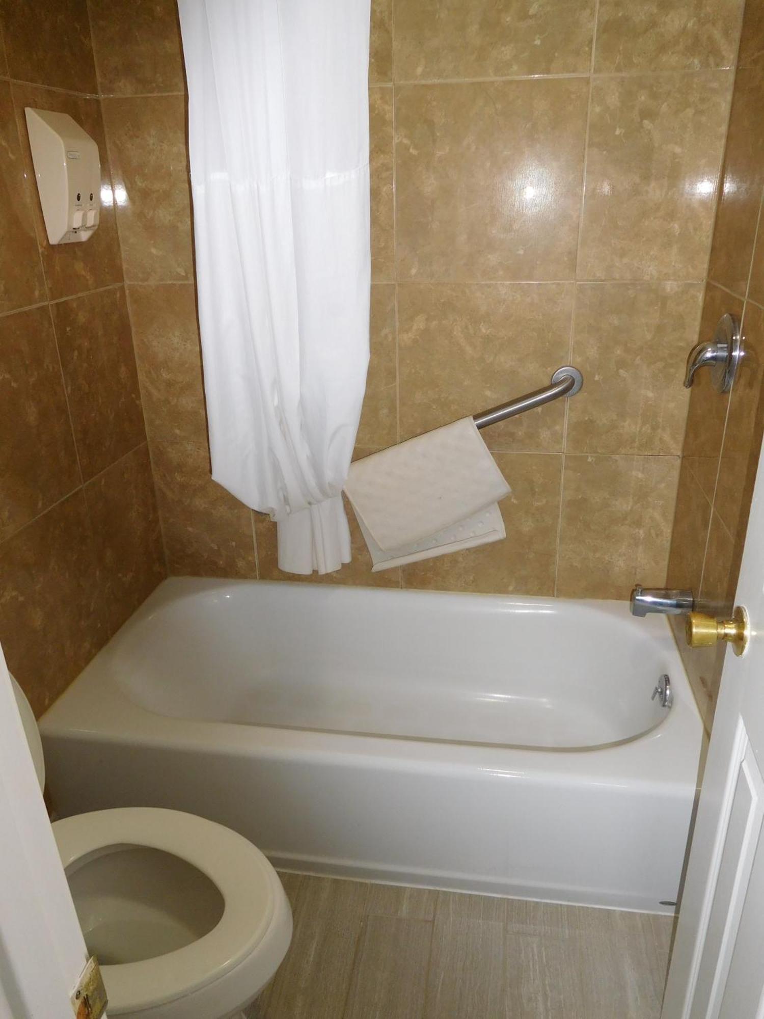Deluxe Inn Stamford Eksteriør billede