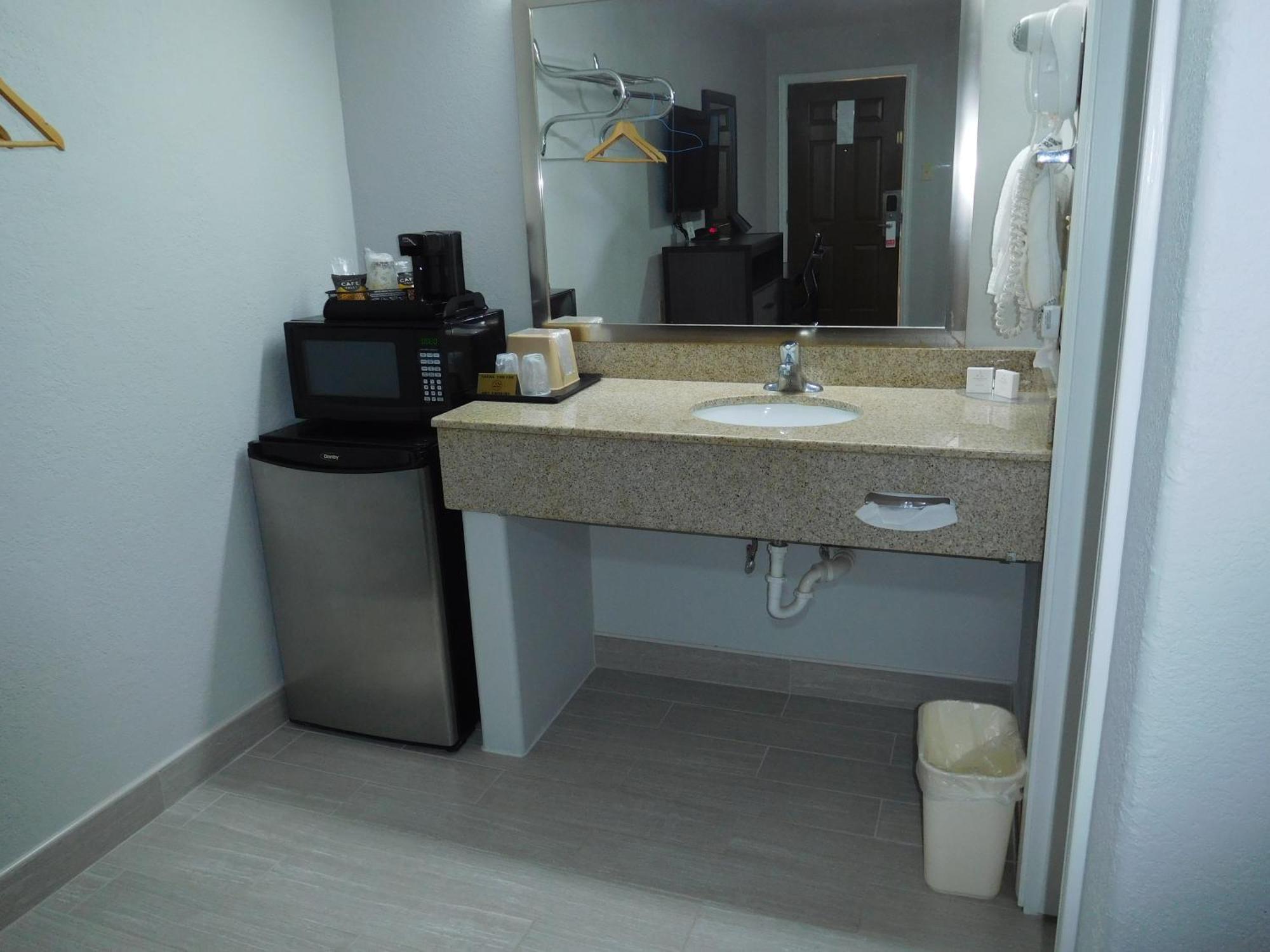 Deluxe Inn Stamford Eksteriør billede